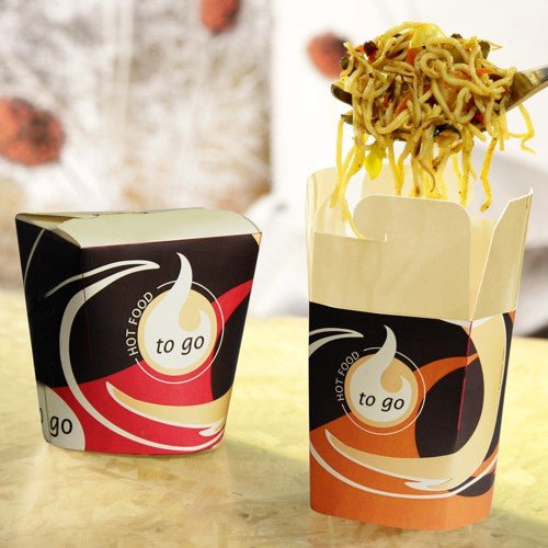 Two square Starpak 50 Snack Boxes "To Go" (750 ml) with the inscription "HOT FOOD To Go" are on a table – one is open with noodles being lifted with chopsticks, the other is closed and ready for your meal.