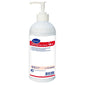 A white 0.5-liter plastic bottle of Soft Care Des E Spray H5 from Diversey Deutschland GmbH & Co. OHG, with a pump dispenser and multilingual label – ideal for effective hand disinfection on the go in a practical spray form.