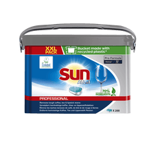 A plastic bucket of Sun Professional All in 1 Tabs for the dishwasher from Diversey Deutschland GmbH & Co. OHG, XXL pack with 200 tabs, 70% natural ingredients, Ecolabel certified; bucket made from recycled plastic.