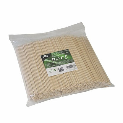 A transparent plastic packaging from PAPSTAR GmbH contains 1000 "pure" wooden skewers, each 20 cm long and 3 mm thick, uniformly aligned with a green-white label inside the bag.