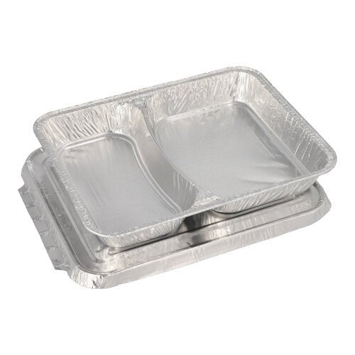 The Starpak 50 menu trays + lids, aluminum set includes divided and undivided shiny aluminum trays with raised edges, perfect for food service in the catering sector.