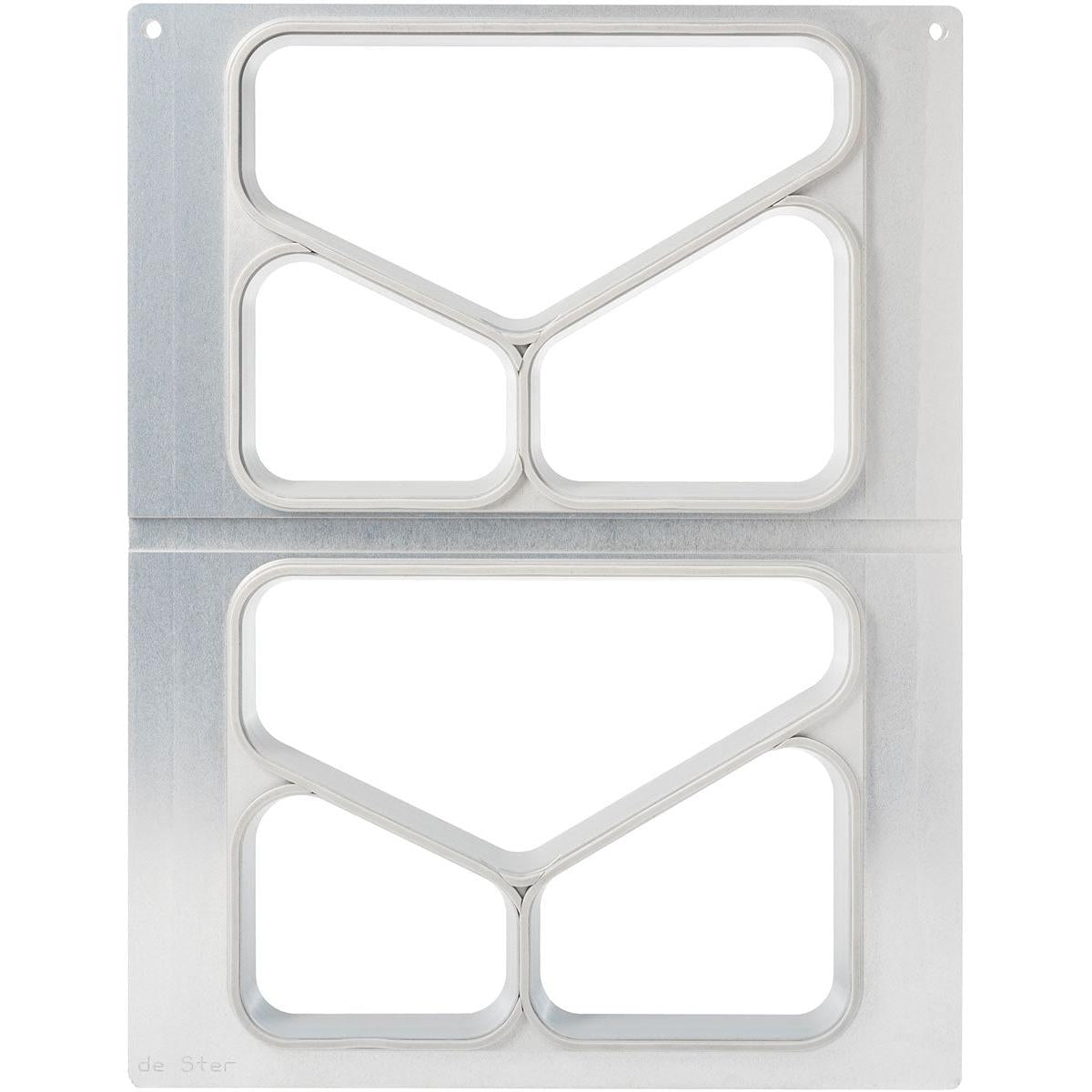 The DF15/25 cassette for CPET trays from Duni GmbH has two identical rectangular sections, each with three rounded compartments, a capacity of 525 ml, and a silver, smooth surface - ideal for use in gastronomy and compatible with CPET trays.