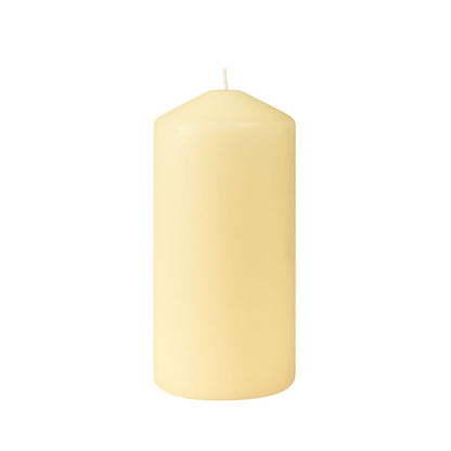 The Duni GmbH pillar candles (150 x 70 mm) have a rounded tip, a central wick, and a burn time of up to 50 hours - perfect for a sustainable atmosphere.