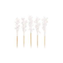 Five PAPSTAR 1000 decoration picks "Frills" (6.8 cm) from PAPSTAR GmbH with white paper frill attachments are arranged in a row on a plain background – ideal for a stylish table decoration.