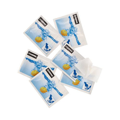 Six individually wrapped Starpak 200 refreshing wipes "Citro" (14x14 cm) lie on a white background. The packaging shows a hand in water, a yellow ball, as well as blue and black design elements - with a fresh lemon scent.