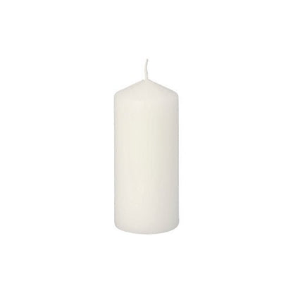The Starpak pillar candles (10 pieces, Ø 40 mm · 90 mm) impress with their cylindrical shape, white design, and unlit wick – ideal for a romantic mood thanks to their long burning time.