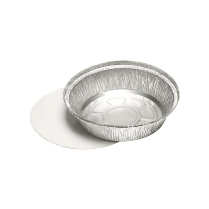 A Starpak 25 tray, aluminum + insert lid, PP-coated baking mold with a matching flat cardboard lid stands nearby on a plain white background.