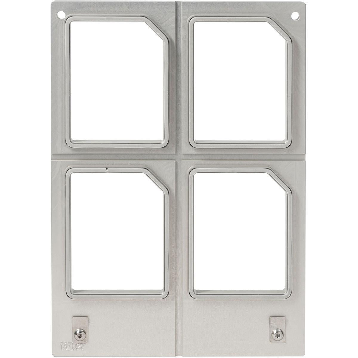 The DF10/20 cassette for Polardeli rPET Mini 100 ml (4-compartment) from Duni GmbH features a metal plate with four beveled rectangular cutouts in a 2x2 grid, two screws at the bottom, and holes at the top - ideal for the use of recycled PET material.