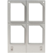 The DF10/20 cassette for Polardeli rPET Mini 100 ml (4-compartment) from Duni GmbH features a metal plate with four beveled rectangular cutouts in a 2x2 grid, two screws at the bottom, and holes at the top - ideal for the use of recycled PET material.