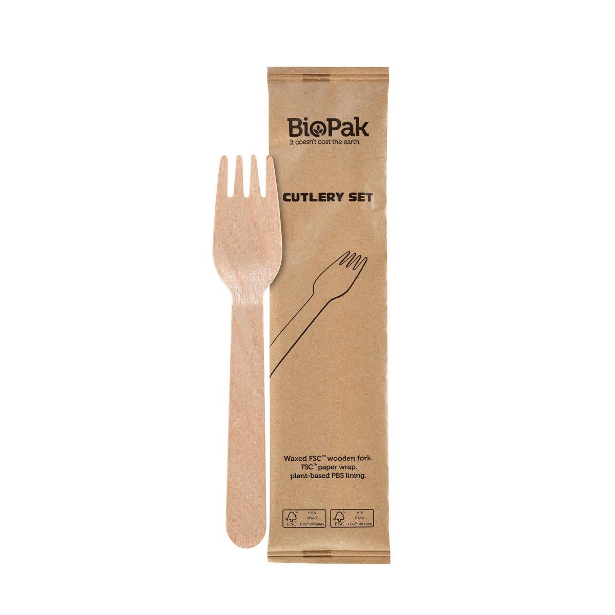 The FSC-certified 1/1 Petit fork made of wood by Duni GmbH is individually wrapped, waxed, with a plant-based coating, and is delivered in a pack of 250.