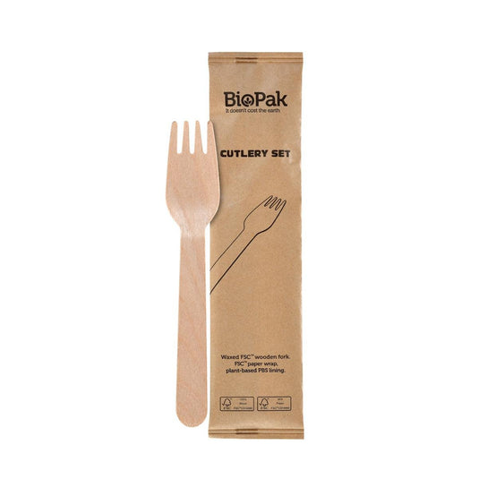 The FSC-certified 1/1 Petit fork made of wood by Duni GmbH is individually wrapped, waxed, with a plant-based coating, and is delivered in a pack of 250.