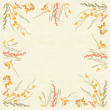 The Dunicel table cover 84x84 Fall Beauty by Duni GmbH has a beige background, bordered with bright autumn leaves and a soft watercolor effect, perfect for autumn table decoration. The package contains 20 pieces.