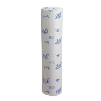 A Scott® doctor's roll - roll (38.00 cm x 51.00 cm) from Kimberly-Clark GmbH for hygienic patient care, packaged in white with blue Scott logos, stands upright on a plain white background.
