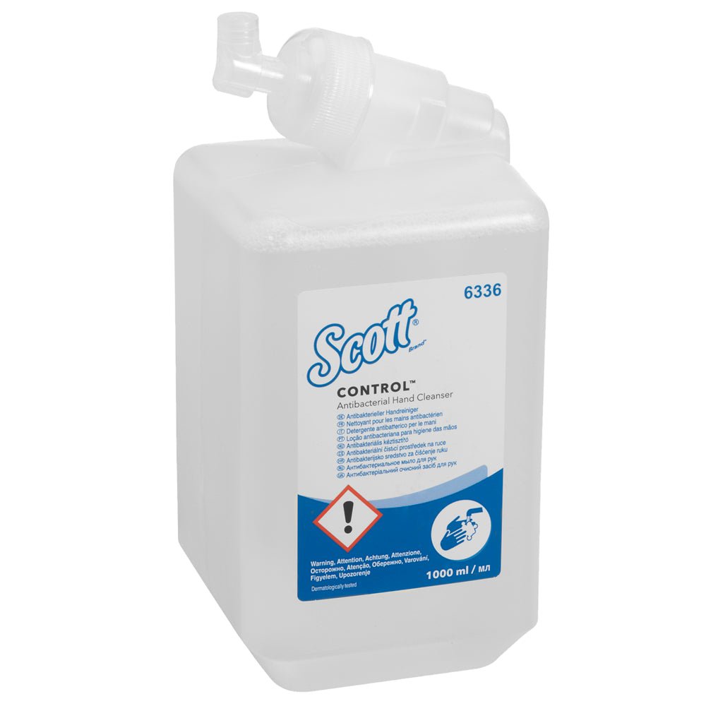 A transparent 1-liter cassette of Scott® Control™ Antibacterial Hand Cleanser from Kimberly-Clark GmbH for hygienic hand cleaning, delivered in a carton with 6 cartridges, with product and safety information on the packaging.
