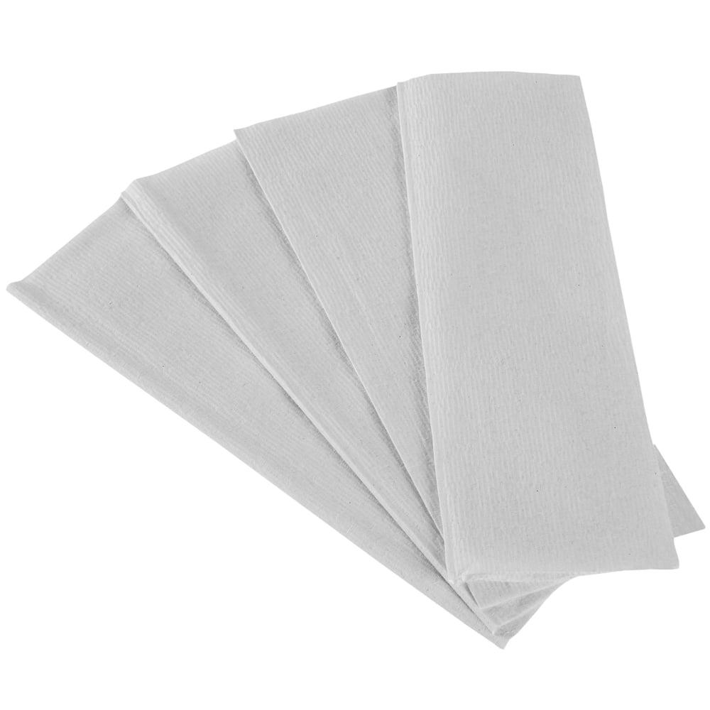 Five white, unused Kleenex® folded tissues from Kimberly-Clark GmbH are arranged in a fan shape. The bulk pack contains 15 packs, each with 124 sheets—ideal for everyday use.