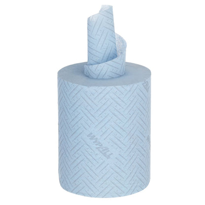 The WypAll® Reach™ paper towel for food & hygiene - centerfeed by Kimberly-Clark GmbH is a textured, light blue industrial towel with "WYPALL" print. The towels are taken from the center - ideal for hygiene in food processing establishments.