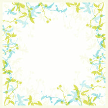 The Dunicel table cover 84x84 cm Elise by Duni GmbH (pack of 20 pieces) offers an elegant table decoration: A square frame of blue and green watercolor flowers adorns the corners and edges - perfect for festive occasions.