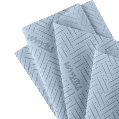 Displayed are six blue 2-ply WypAll® L20 General Clean Centrefeed rolls from Kimberly-Clark GmbH. Each roll has 550 sheets, perfect for daily cleaning and offering reliable performance similar to centrefeed paper towels.