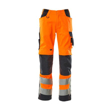 Trousers with knee pockets