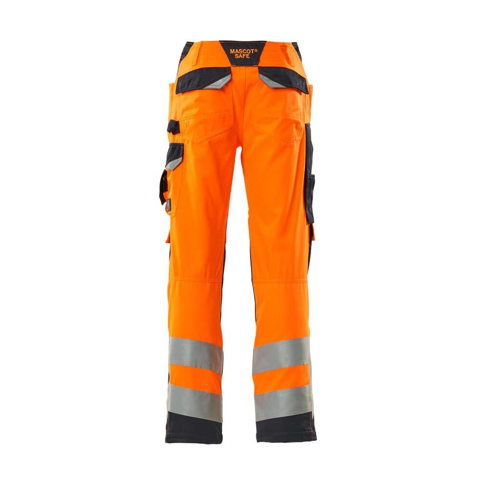 Trousers with knee pockets