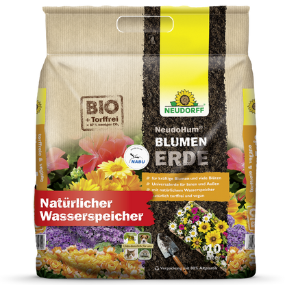 A 40-liter sack of NeudoHum potting soil from Neudorff Shop for garden plants, highlighted as peat-free, vegan, environmentally friendly potting soil with natural water reservoir, colorful flowers on the packaging, and eco-labels.