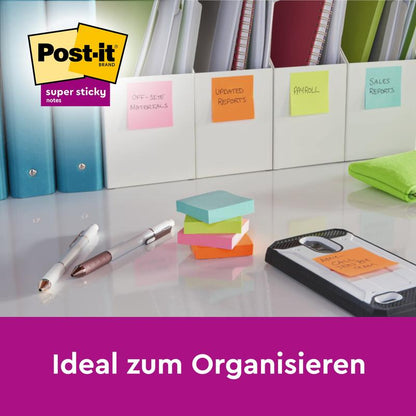 On the desk, there are 3M Post-it® Super Sticky Notes (76x76 mm, 90 sheets, 100% PEFC) for organizing files. The colored sticky notes are ideal for clear office organization.