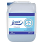 A 20-liter canister from DR.SCHNELL GmbH & Co. KGaA P&G PROFESSIONAL LENOR S2 Extra Soft, highly concentrated fabric softener, with a blue screw cap and handle, as well as a blue/white label in English and Russian.