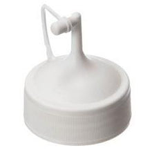 The lid, angled by Diversey Deutschland GmbH & Co. OHG, is a white lid for 0.5 L utility bottles, equipped with a pull-up spout, a dust cover, and a textured grip for easy liquid dispensing on the go. Packaging: 1 piece.