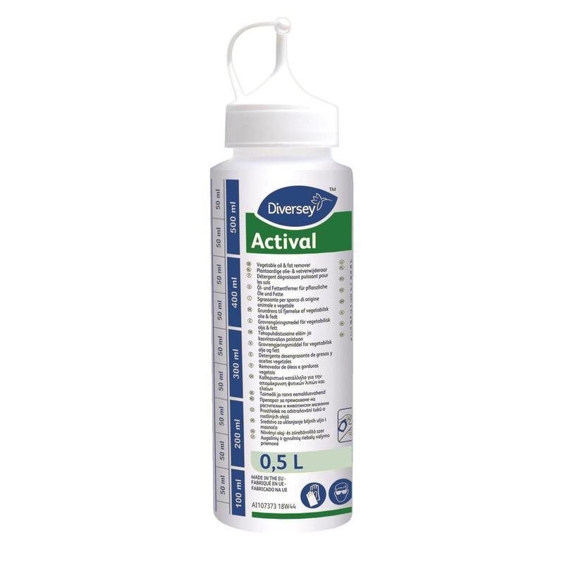 A 0.5-liter Actival dosing bottle for Diversey Actival from Diversey Deutschland GmbH & Co. OHG with dosing aid, multilingual label for removing vegetable oil and grease, and blue-green design.