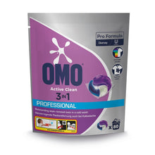 A resealable pouch with Omo Professional Active Clean 3in1 capsules from Diversey Deutschland GmbH & Co. OHG, with excellent stain removal in cold wash, with 80 washes per pack and information in German and English.