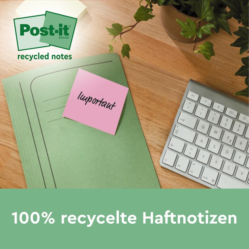 A pink Post-it® Recycling Z-Note (76 x 76 mm, 100 sheets/block, 100% PEFC) by 3M Deutschland GmbH with the inscription "Important" lies on a green folder next to a keyboard and a plant. Text: "100% recycled sticky notes" & "Post-it recycled notes.