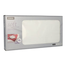 The Starpak “Soft Selection” box contains 20 white, fabric-like nonwoven tablecloths (80 x 80 cm), visible through a clear window—ideal for the food service industry.