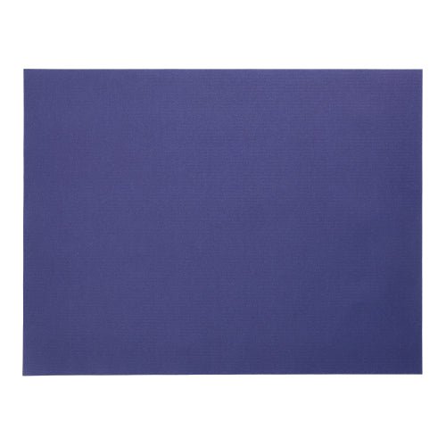 A 30 x 40 cm dark blue paper placemat from the PAPSTAR GmbH set PAPSTAR 100 placemats stands on a white background.