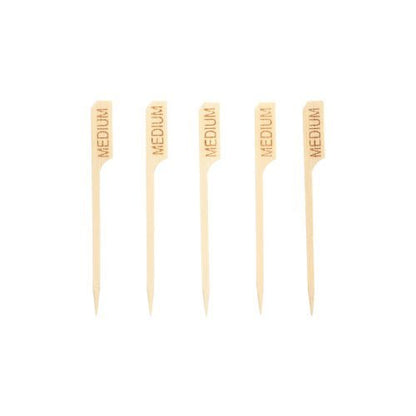 Five PAPSTAR 250 steak markers 9 cm with the inscription "MEDIUM", upright on a white background – ideal for professional meat labeling in gastronomy. Brand: PAPSTAR GmbH.