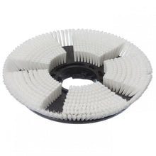 Diversey dry-shampooing brush, Ø 43 cm, for TASKI ergodisc 165: Round black plastic brush with radially arranged white bristles and center opening. Ideal for carpet cleaning. The package contains 1 piece.