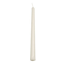 A single unlit PAPSTAR taper candle (24 cm, Ø 2.2 cm, white, 100% stearin) from the 30-piece cardboard tray stands upright against a white background. Known for its long burn time. Brand: PAPSTAR GmbH.