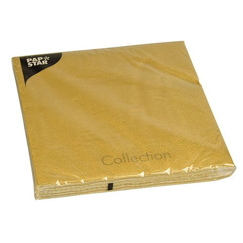 A pack of PAPSTAR 20 gold-colored napkins, 40cm x 40cm, 3-ply, 1/4 fold from PAPSTAR GmbH, in a plastic packaging with the inscription “Pap Star Collection”. The napkins are neatly stacked and unused.