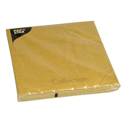 A pack of PAPSTAR 20 gold-colored napkins, 40cm x 40cm, 3-ply, 1/4 fold from PAPSTAR GmbH, in a plastic packaging with the inscription “Pap Star Collection”. The napkins are neatly stacked and unused.