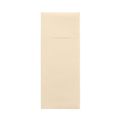 A single Starpak 480 cutlery bag made of Airlaid (40 x 33 cm, with cutlery fold) is visible against a white background; The visible tab emphasizes the artificial presentation at the top.