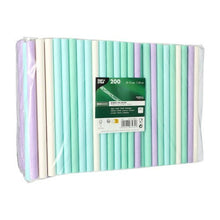 A clear plastic packaging of PAPSTAR GmbH contains 200 PAPSTAR bubble tea straws made of paper (Ø 12 mm, 20 cm), assorted colors. The label shows eco-friendly icons - ideal for bubble tea fans.