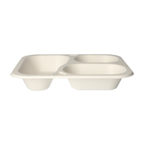 The PAPSTAR GmbH sealing trays sugarcane is white, rectangular, disposable, 3-compartment (925ml), made of biodegradable material. Pictured sideways against a plain white background. Pack of 100 pieces.