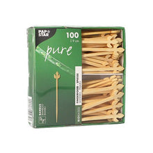 The green box "PAPSTAR 100 finger food picks pure" from PAPSTAR GmbH contains 100 heart-shaped, 9 cm long picks – ideal for parties and events. The sticks are visible through a window on the right side of the box.