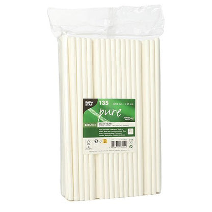 A transparent plastic packaging contains 135 PAPSTAR shake straws paper (Ø 8 mm, 25 cm) from PAPSTAR GmbH. The green-white label is equipped with environmental symbols, product information, and a barcode.