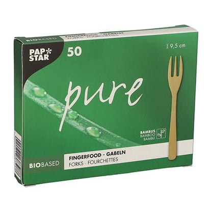 A green box with 50 bamboo finger food forks "pure" from PAPSTAR GmbH, each 9.5 cm, with environmentally friendly bamboo forks and a dew-covered leaf motif. Ideal for sustainable events and conscious hosting.