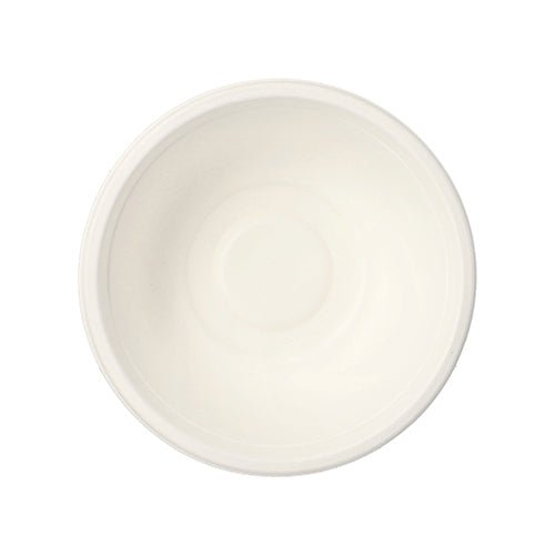 A simple, white ceramic bowl, photographed from above against a white background, reflects the simple and eco-conscious design of the PAPSTAR 100 bowls, “pure” sugarcane from the PAPSTAR GmbH.