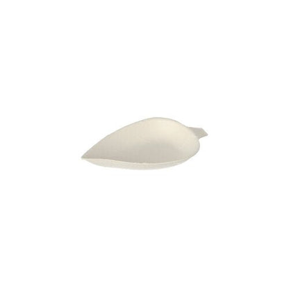 The PAPSTAR 50 finger food plate made of white sugarcane is biodegradable, leaf-shaped and has a slightly raised edge - photographed from an oblique angle against a white background. Brand: PAPSTAR GmbH.