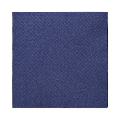 A plain dark blue PAPSTAR 50 Napkins “DAILY Collection” (32x32 cm, 1/4 fold) by PAPSTAR GmbH is depicted on a white background. The high-quality napkin impresses with its simple, patternless structure.
