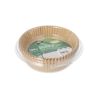 A storage jar with a green label "PAPSTAR 100 baking papers for air fryers height 4.5 cm" (brand PAPSTAR GmbH) stands in front of a white background and contains round baking paper liners for perfect browning.