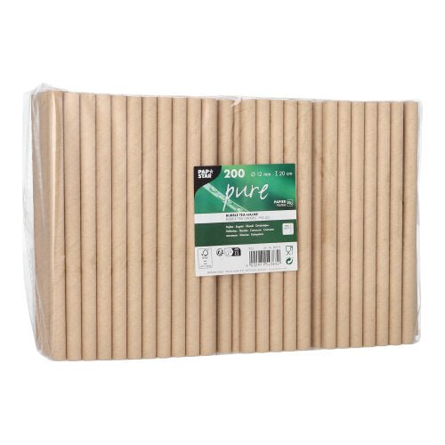 A clear package with 200 PAPSTAR bubble tea straws "pure" (12 mm x 20 cm, brown, environmentally friendly) from PAPSTAR GmbH, packaged in foil with a green and white label with product information and eco-symbols. Brown straws stand neatly inside.