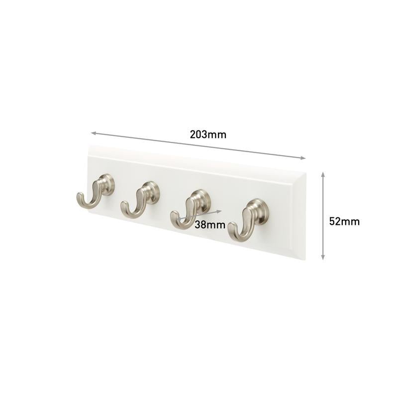 The Command™ key rail in quartz, HOM18-Q from 3M Deutschland GmbH is a white, wall-mounted rail with four silver hooks (203x52mm, 38mm hook spacing) for key storage and easy installation in any room.